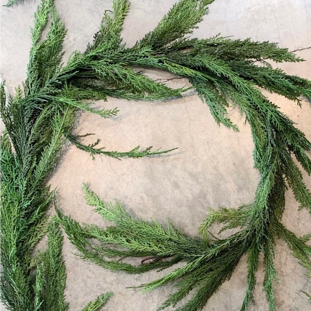 Deluxe cedar garland - faux 6’